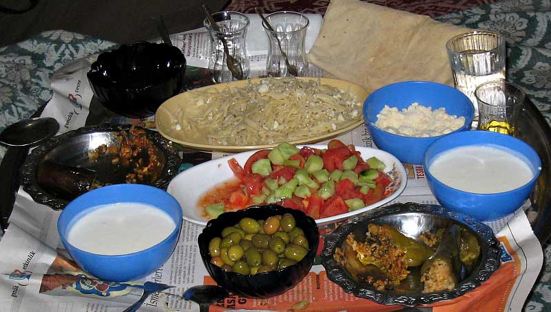 Eten bij gastvrije familie in Turkije
