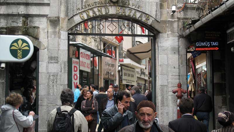 Port bij Grote Bazaar in Istanbul