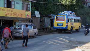 Met de bus van Birtamod naar Taplejung - Kanchenjunga Trek Nepal