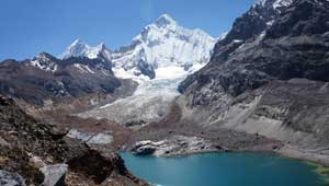 Sarapococha-meer en Yerupaja - Peru- Cordillera Huayhuash - hiking