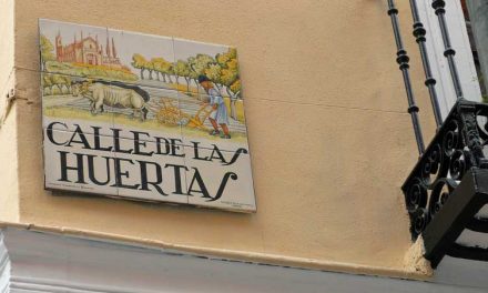 Calle de las Huertas en Plaza Santa Ana