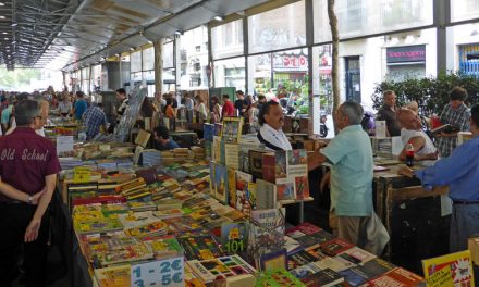 Levendige boekenmarkt in hartje Barcelona